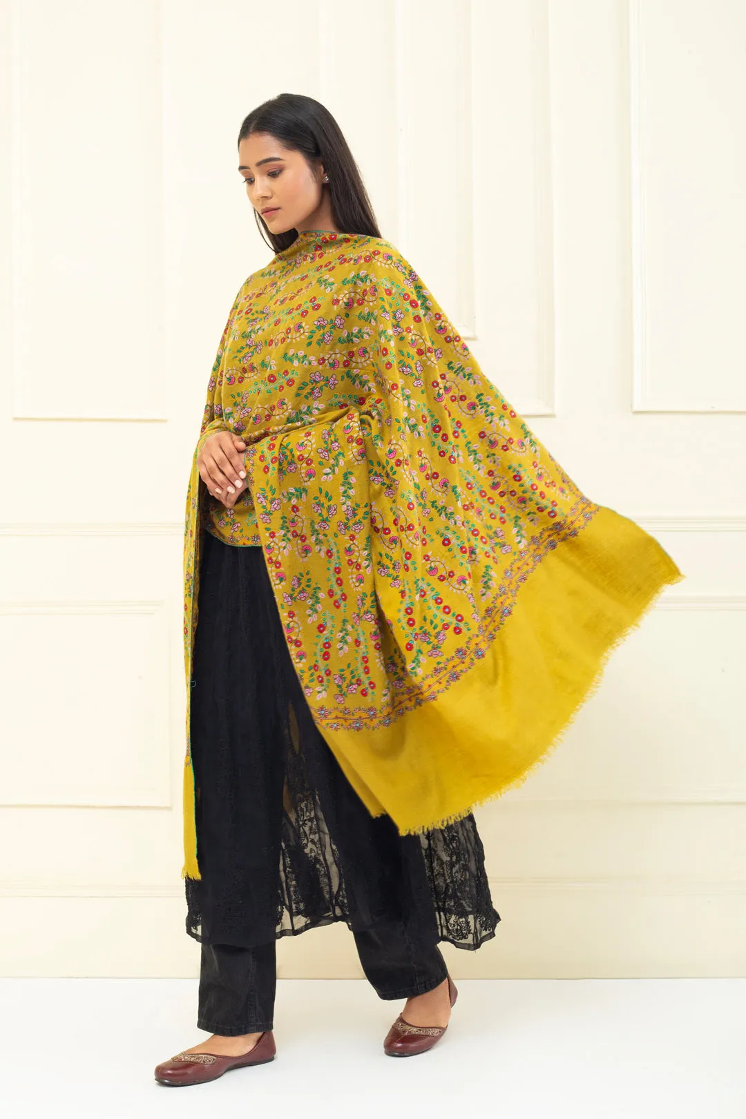 Peri winkle Neem Jamavar Sozni Embroidered Pashmina Shawl